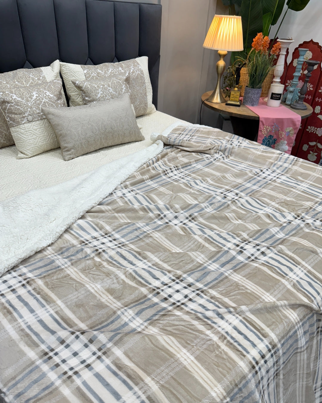 Double Bed Sherpa Throw/Blanket – Soft Fleece & Ultra-Cozy Sherpa