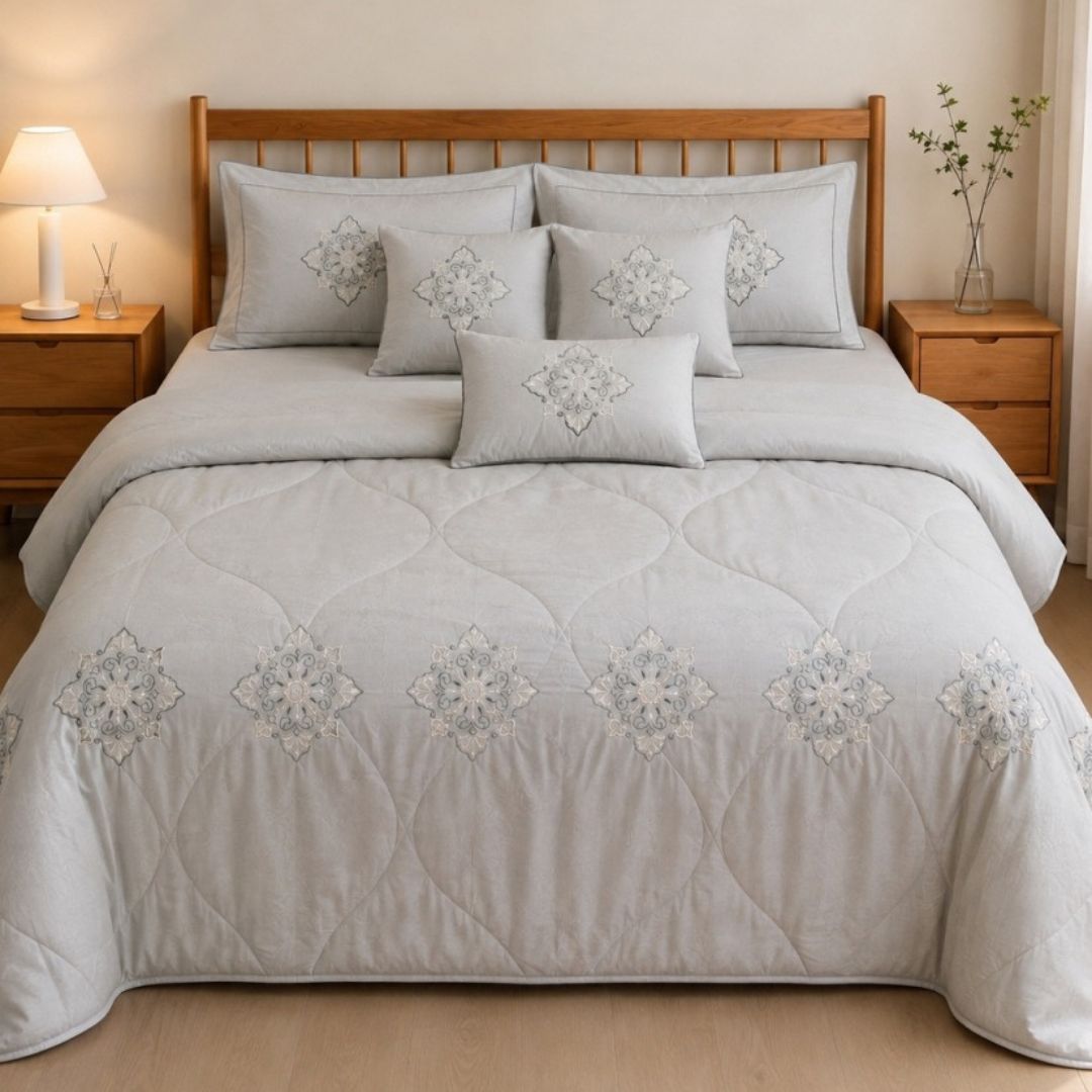 Embroidered Full 7 PCS Bedding Set with AC Comforter