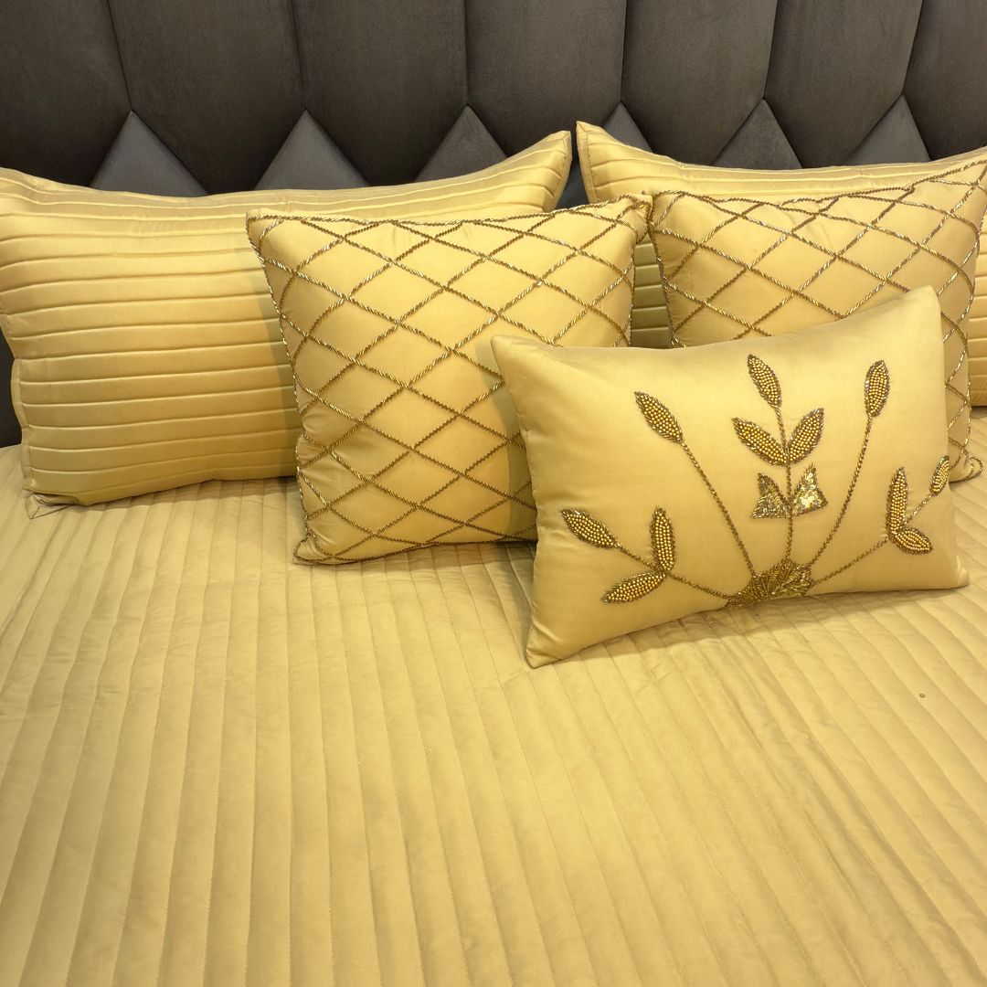 Signature Luxury Collection – 6 Pc Cutdana Pearl Work Bedding Set
