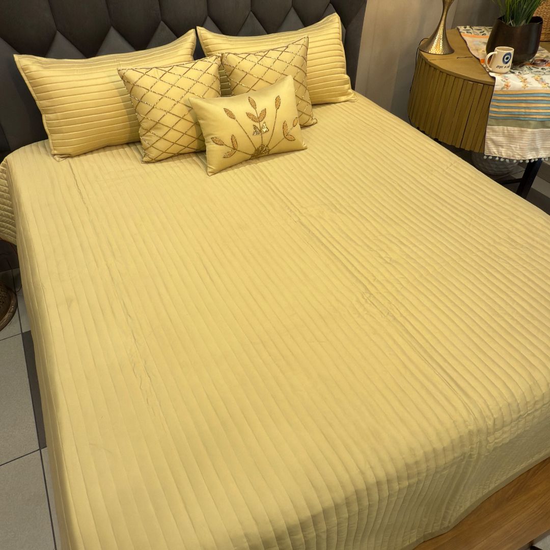 Signature Luxury Collection – 6 Pc Cutdana Pearl Work Bedding Set