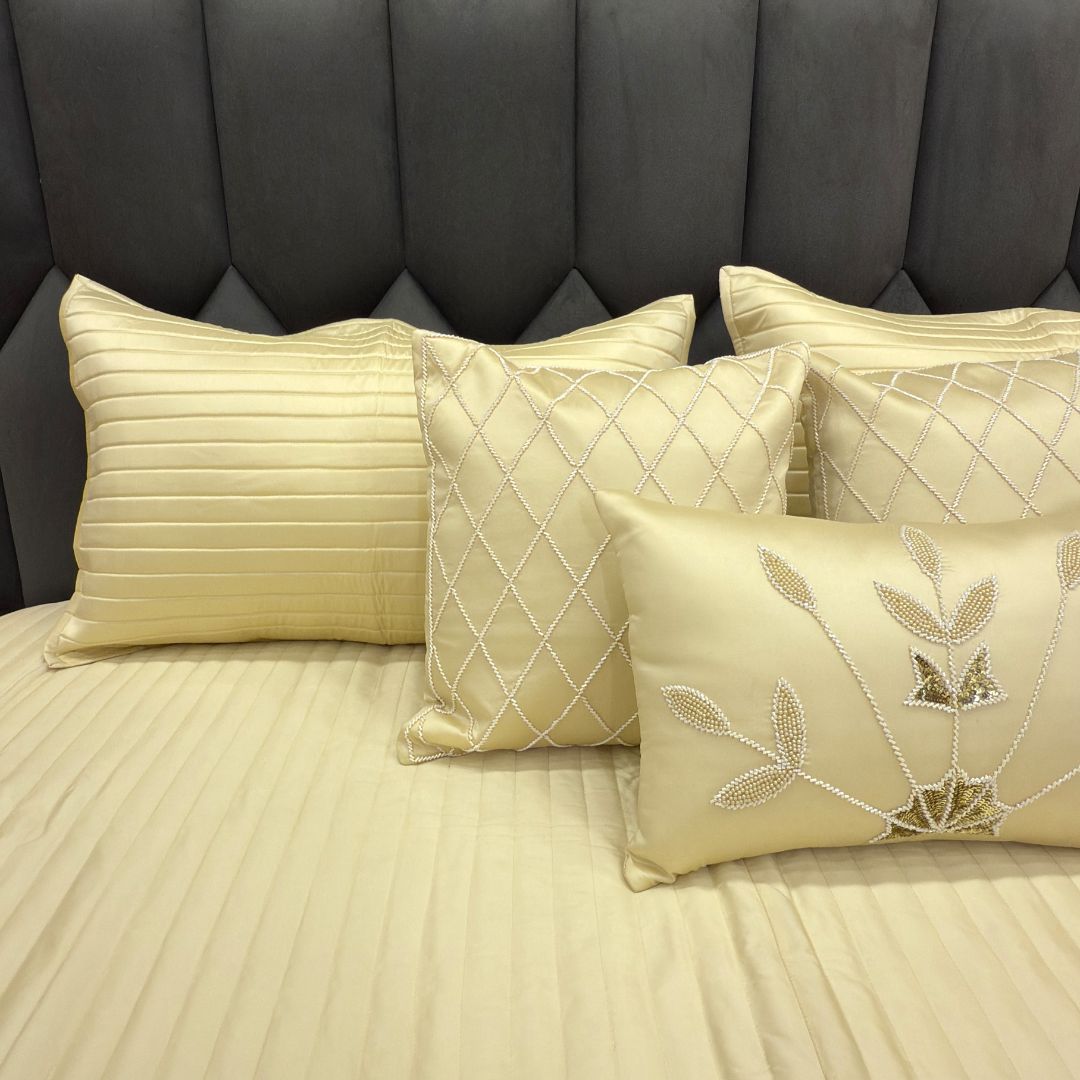 Signature Luxury Collection – 6 Pc Cutdana Pearl Work Bedding Set
