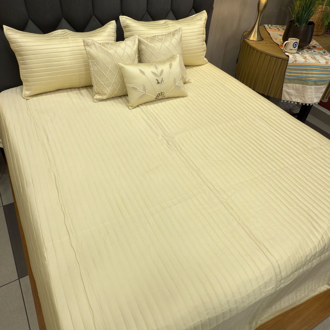 Signature Luxury Collection – 6 Pc Cutdana Pearl Work Bedding Set