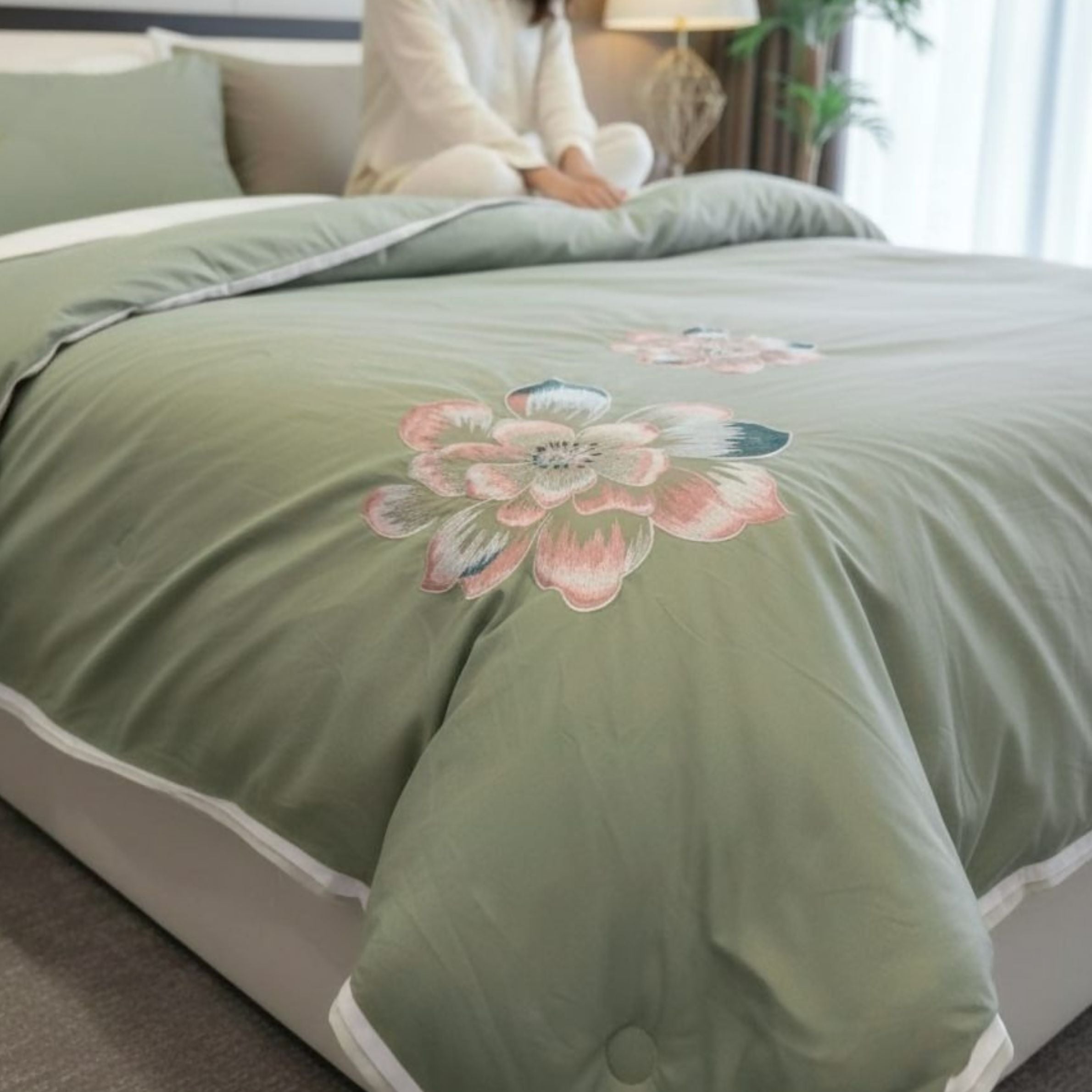 Premium AC Embroidery Comforter