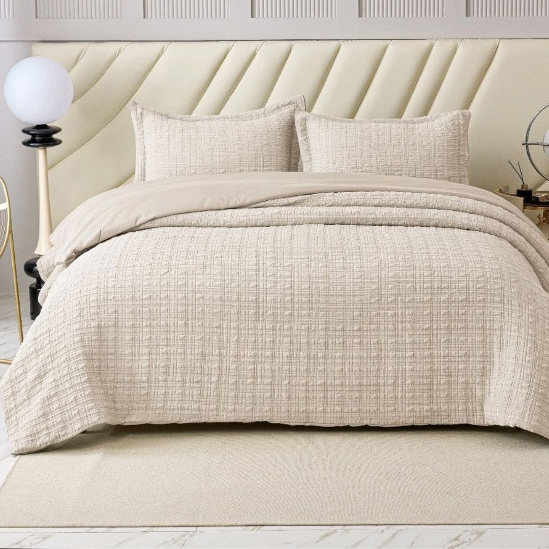Raffles Comforter Set