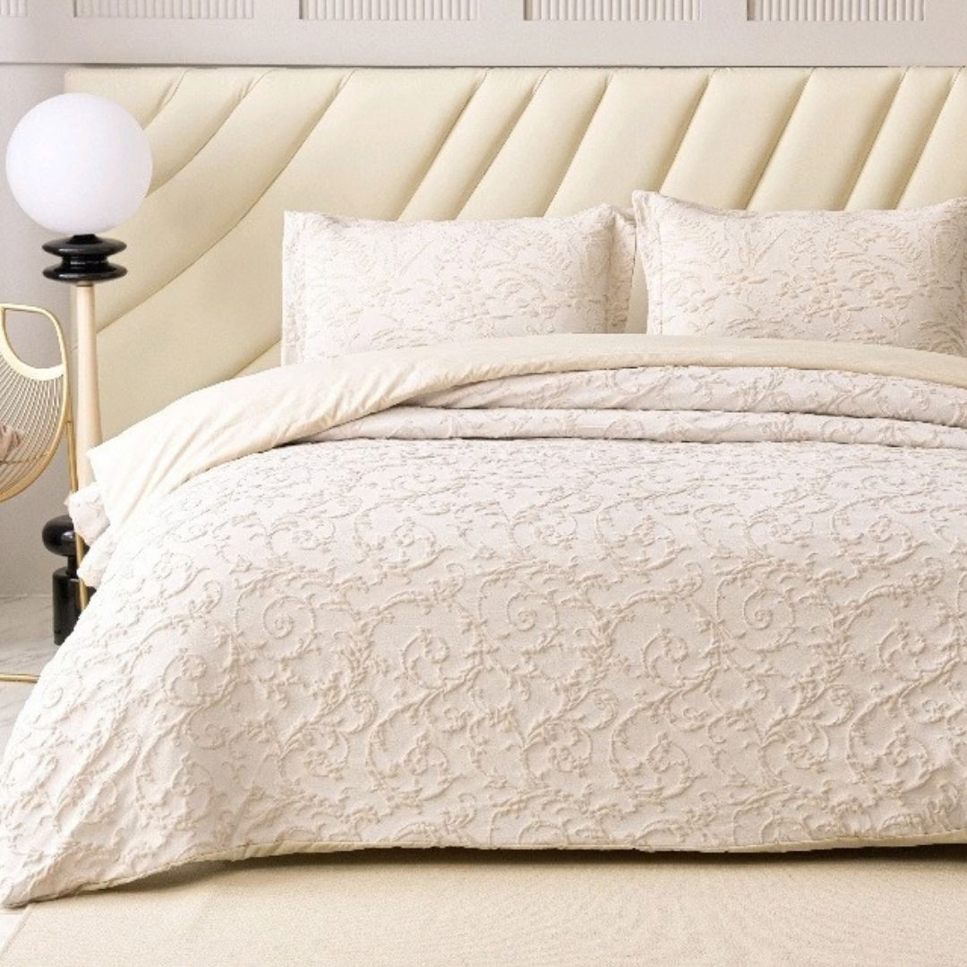 Raffles Comforter Set