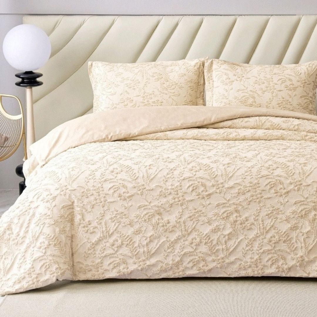 Raffles Comforter Set