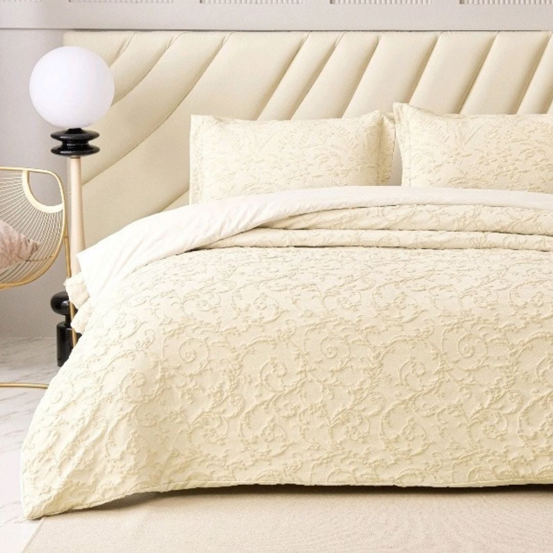 Raffles Comforter Set