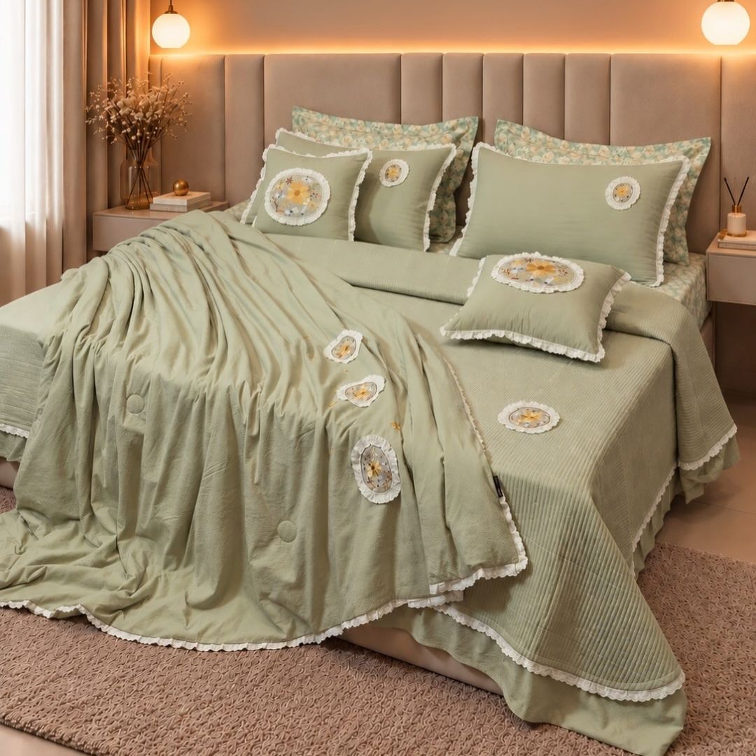 Victorian Designer Full Bedding Set