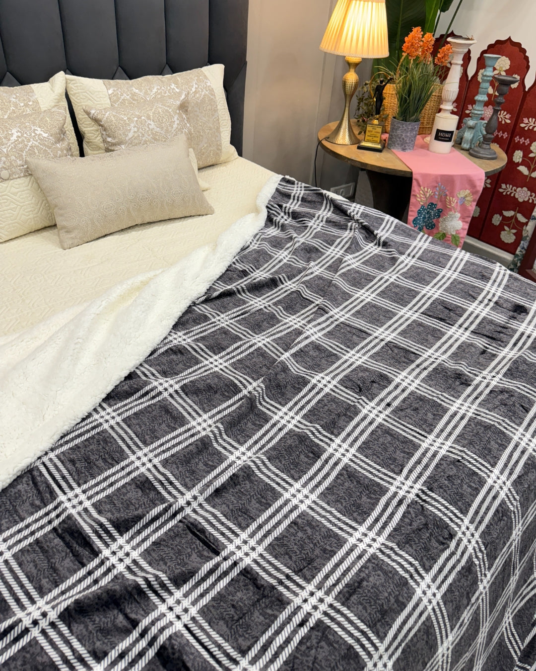 Double Bed Sherpa Throw/Blanket – Soft Fleece & Ultra-Cozy Sherpa