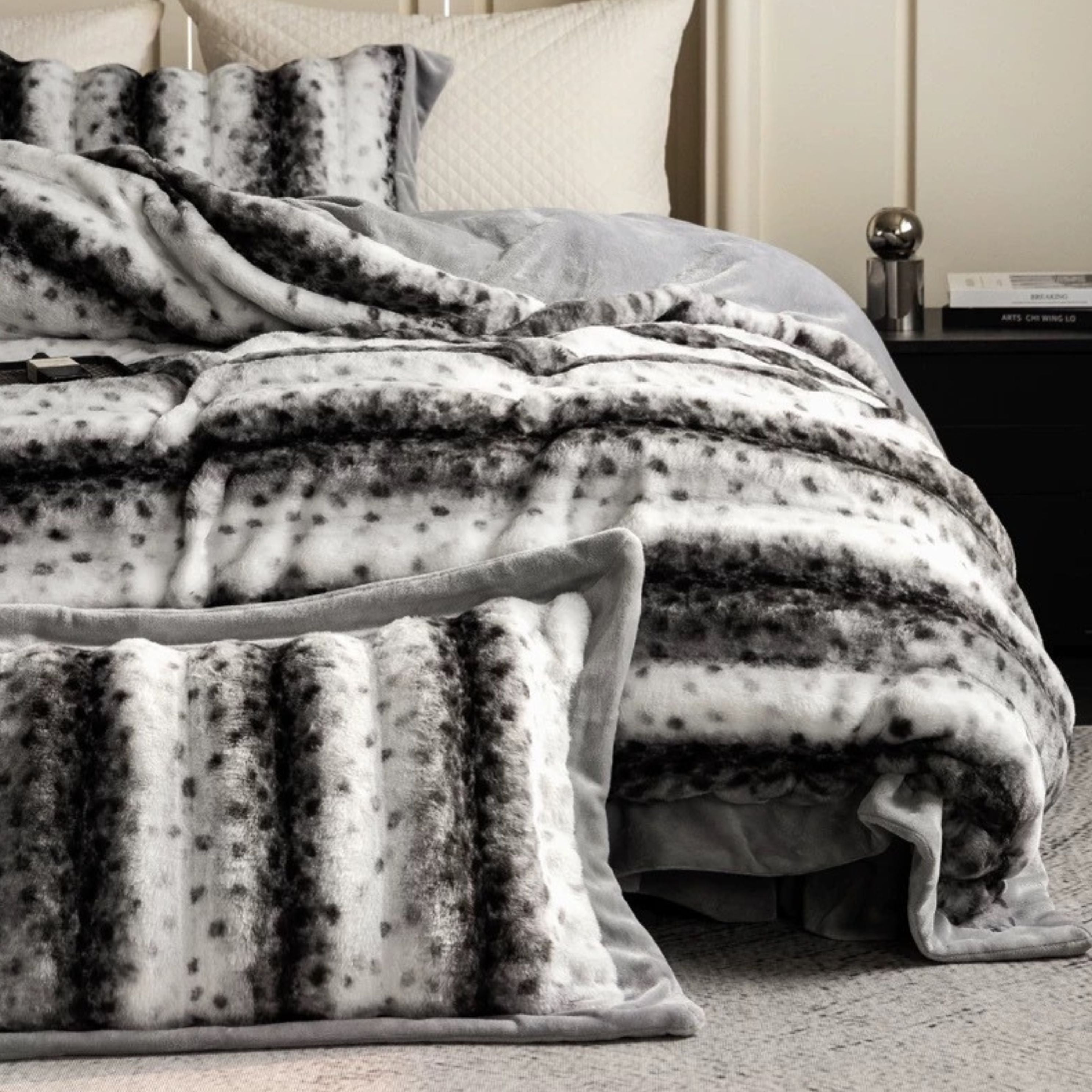 Persian Cashmere Panther Fur Quilt