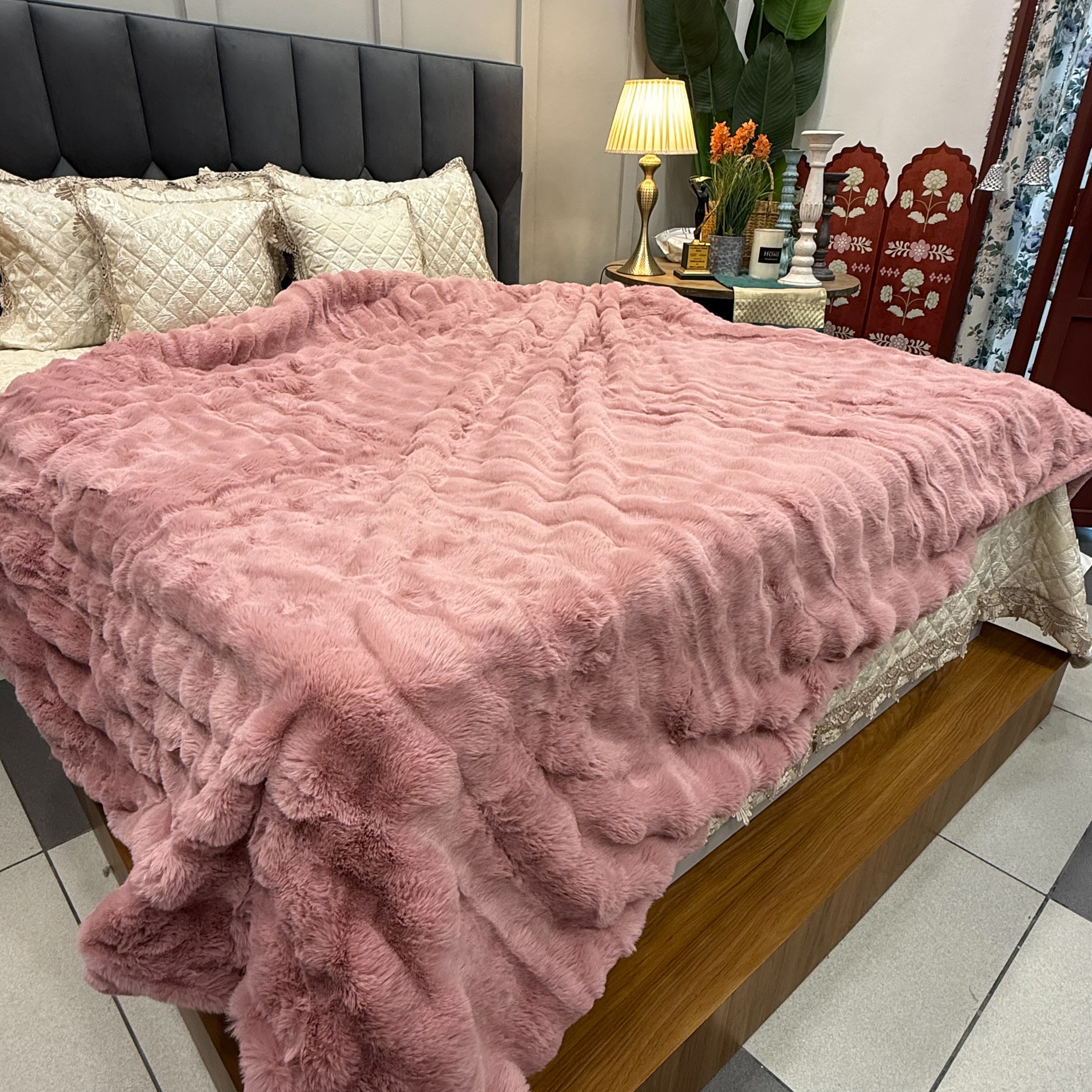 Double-Layered Faux Rabbit Fur Luxury Blanket