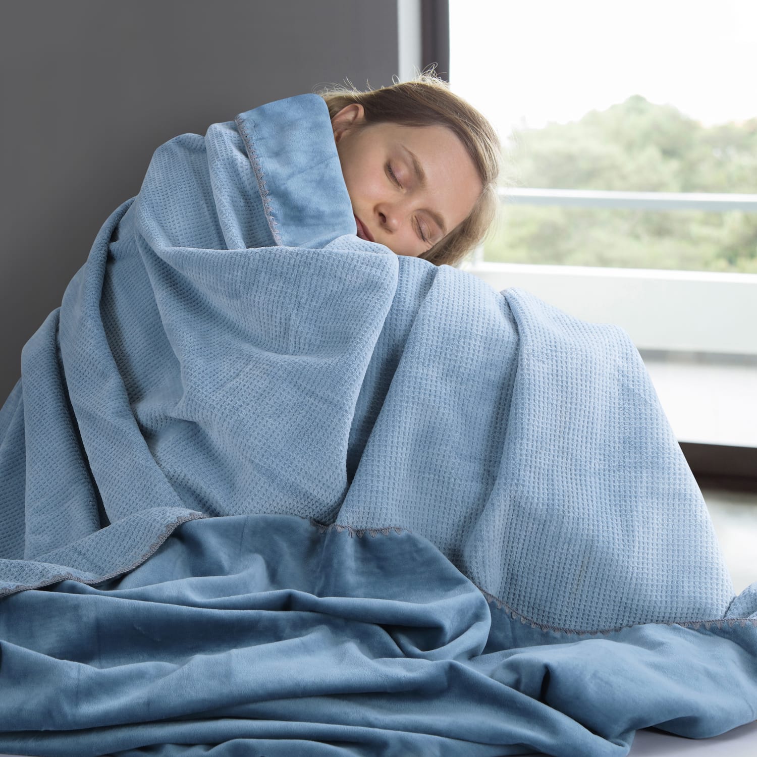 Hibiki Reversible Blanket