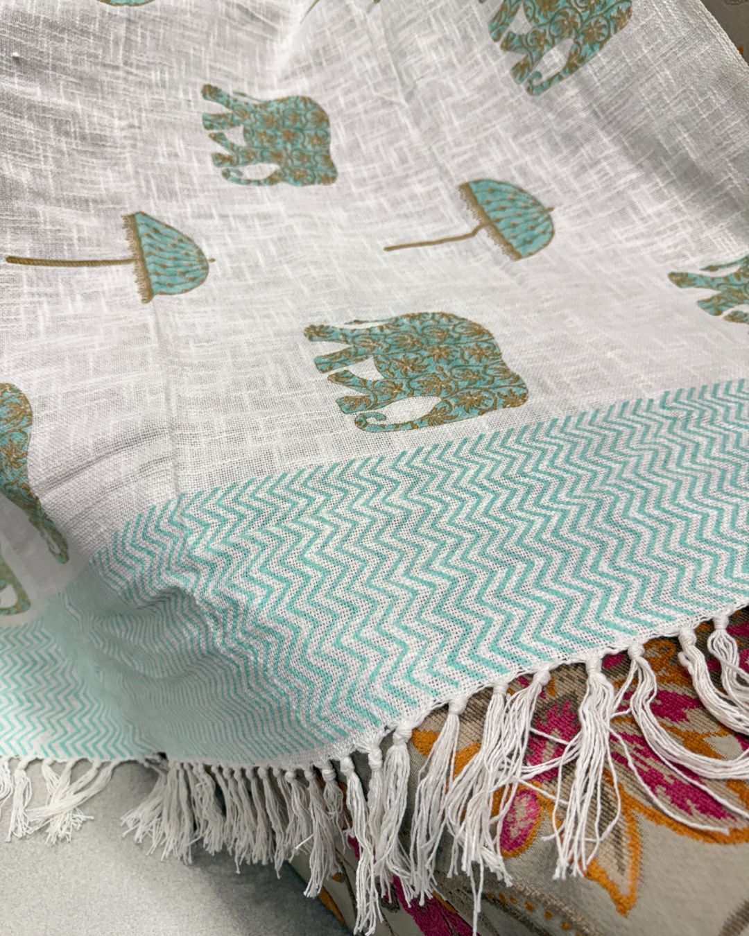 Elegant & luxury Sofa Throw