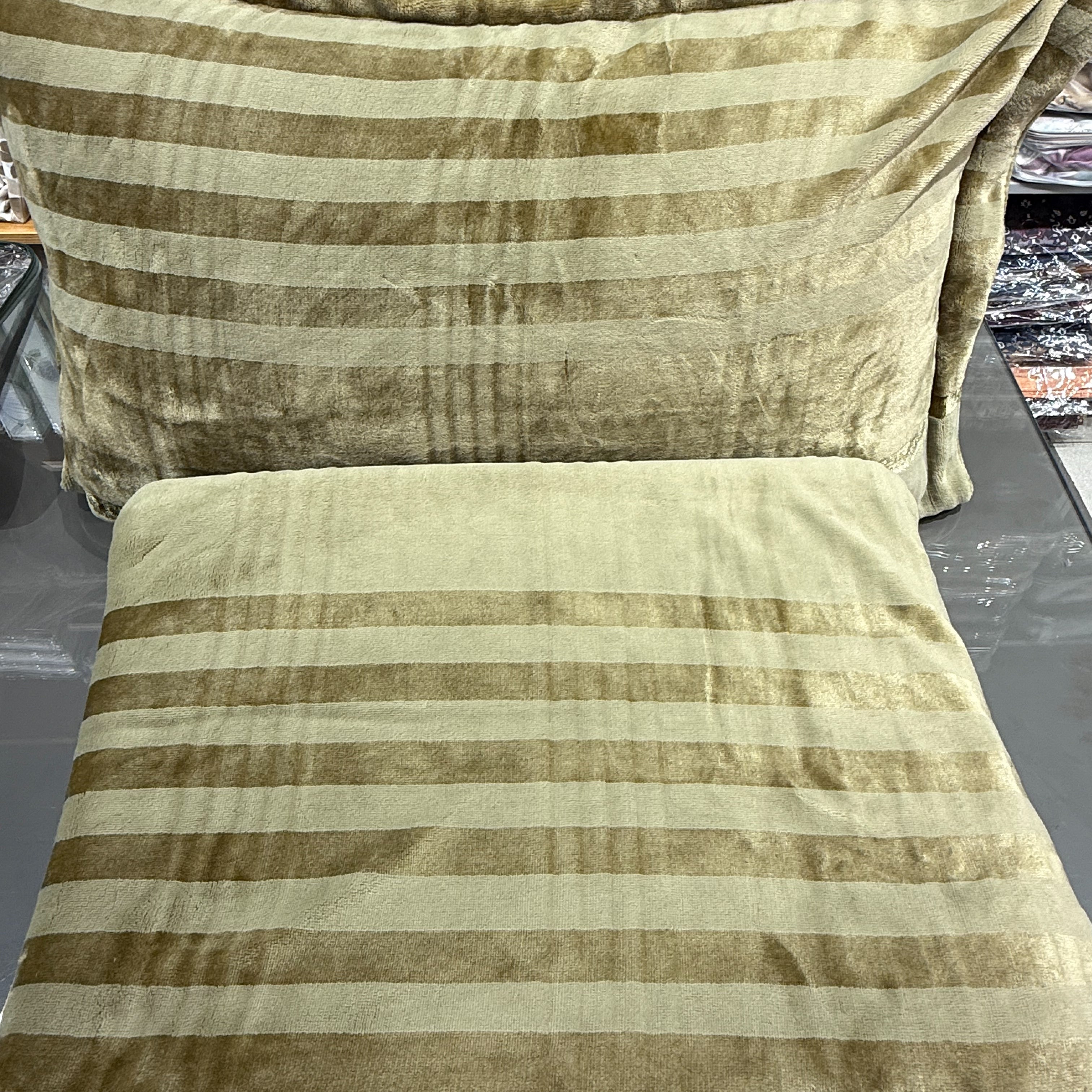 Metallic Winter Warm Bedsheet