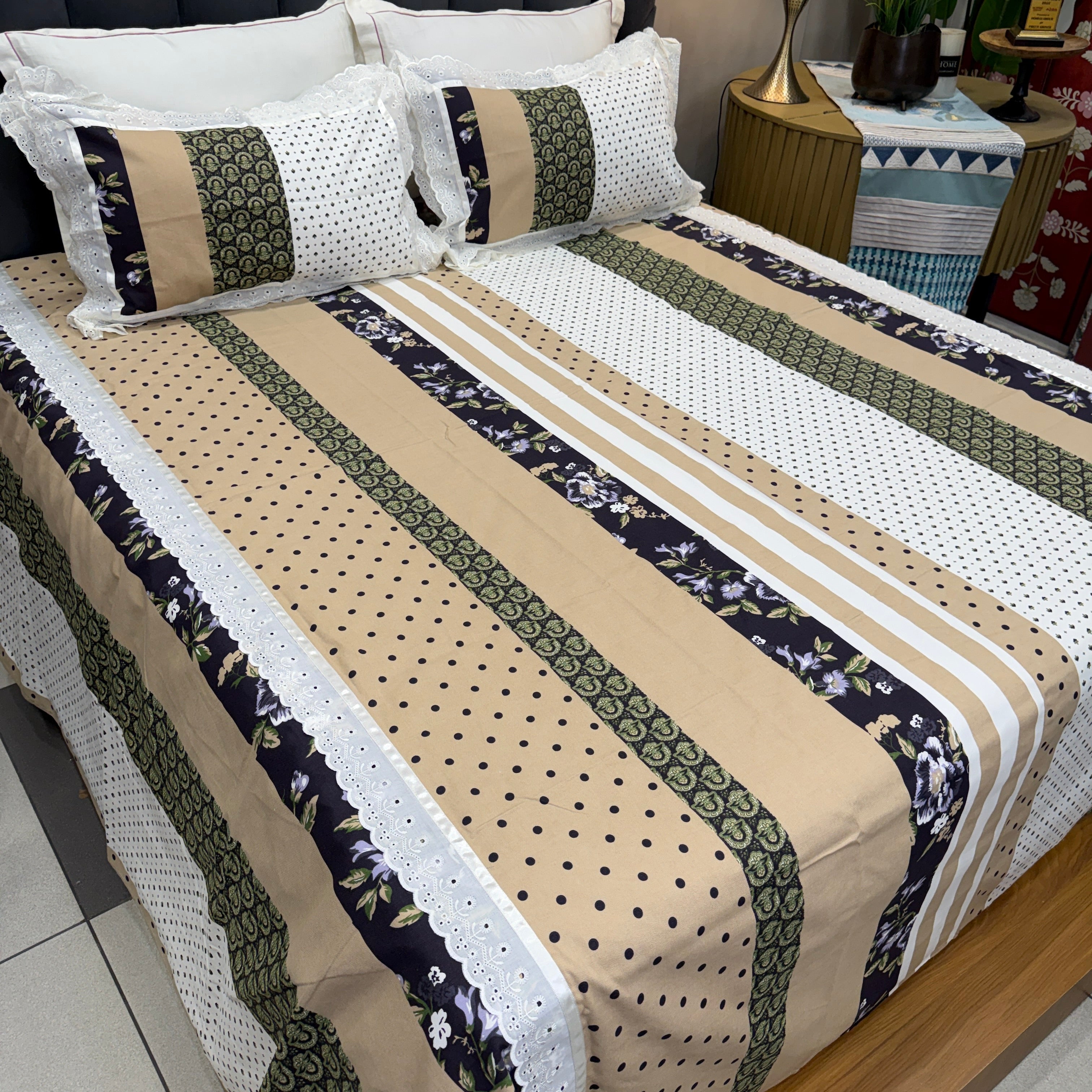Duck Laces Bedcover