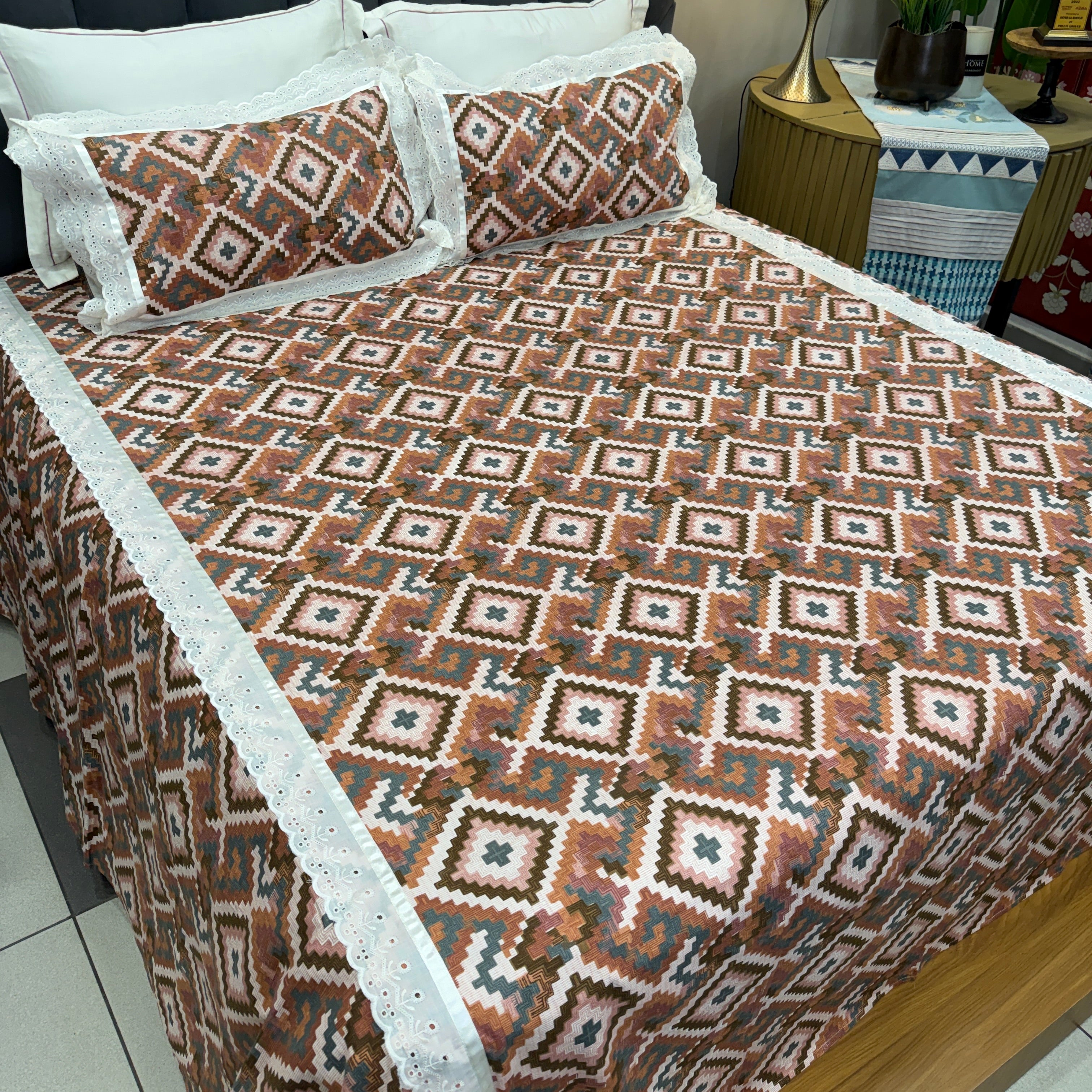 Duck Laces Bedcover
