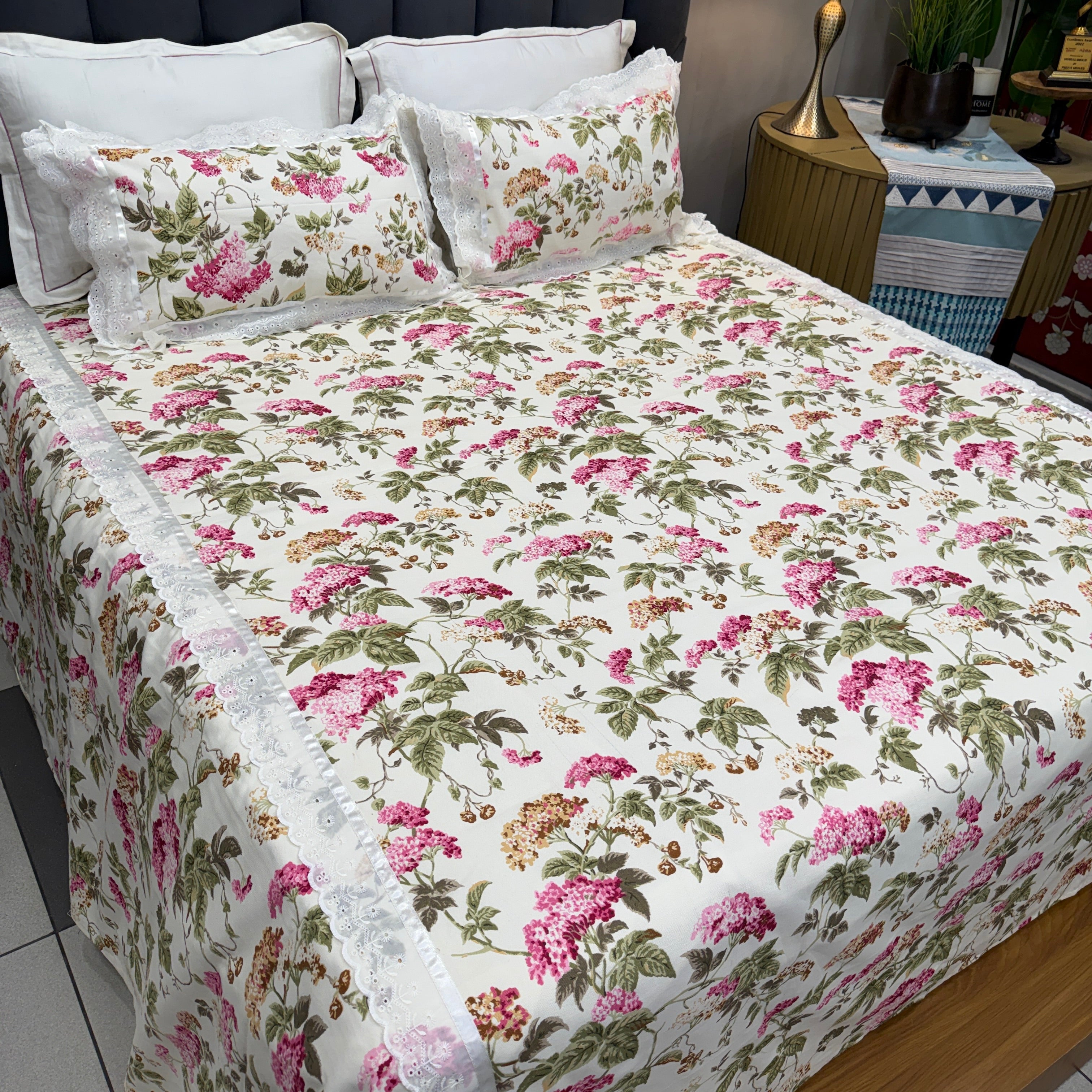 Duck Laces Bedcover