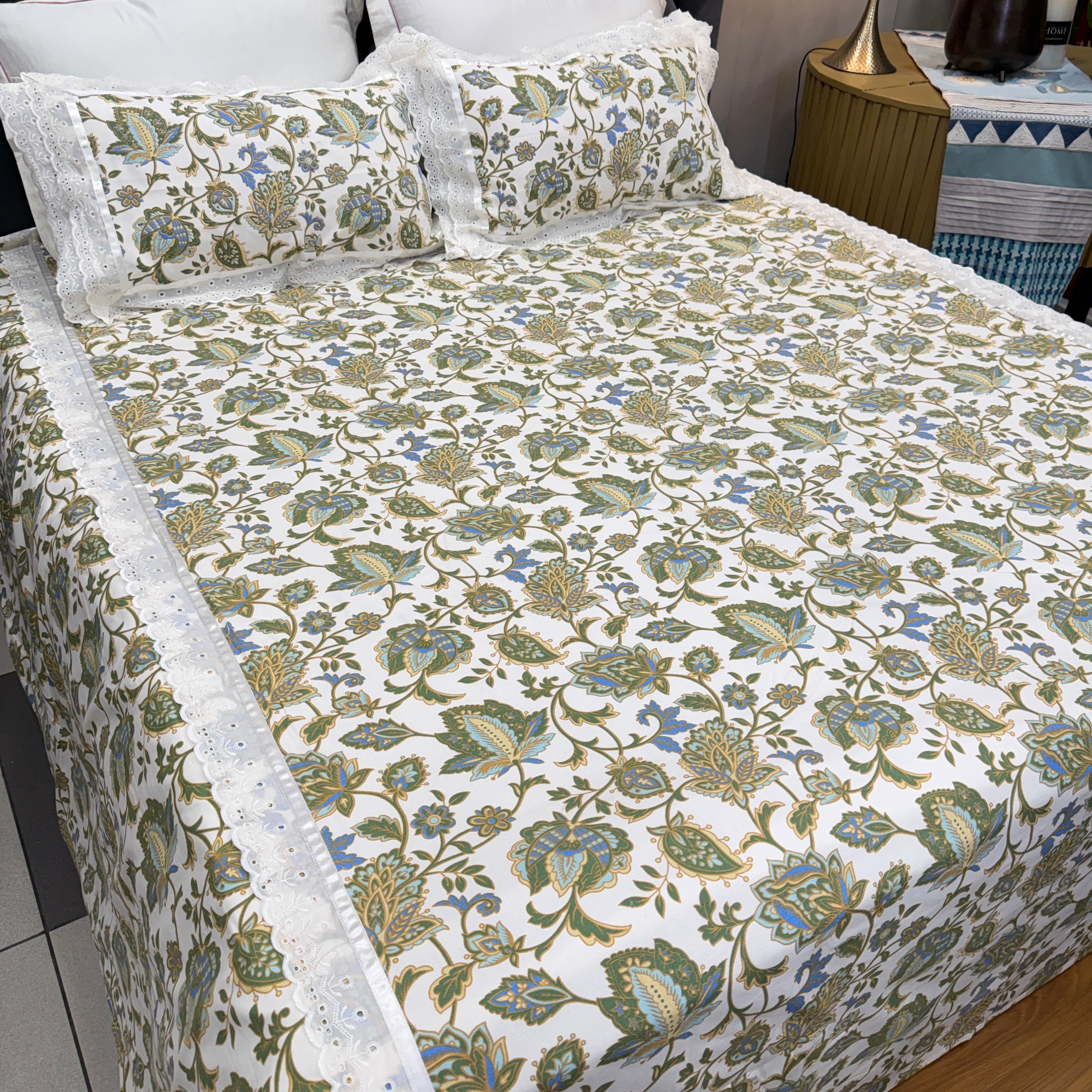 Duck Laces Bedcover