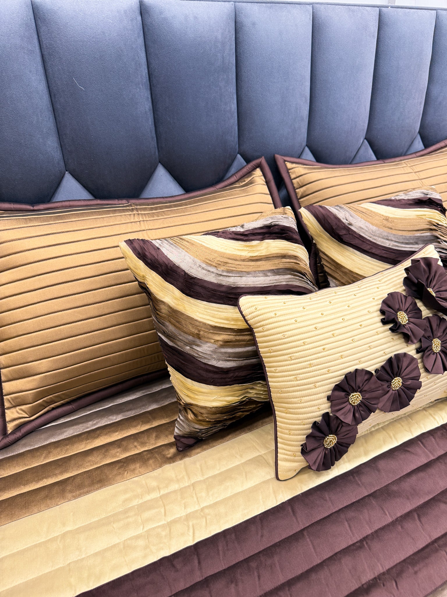 Luxury 6 Pc Bedcover Set – Silk Cotton Elegance