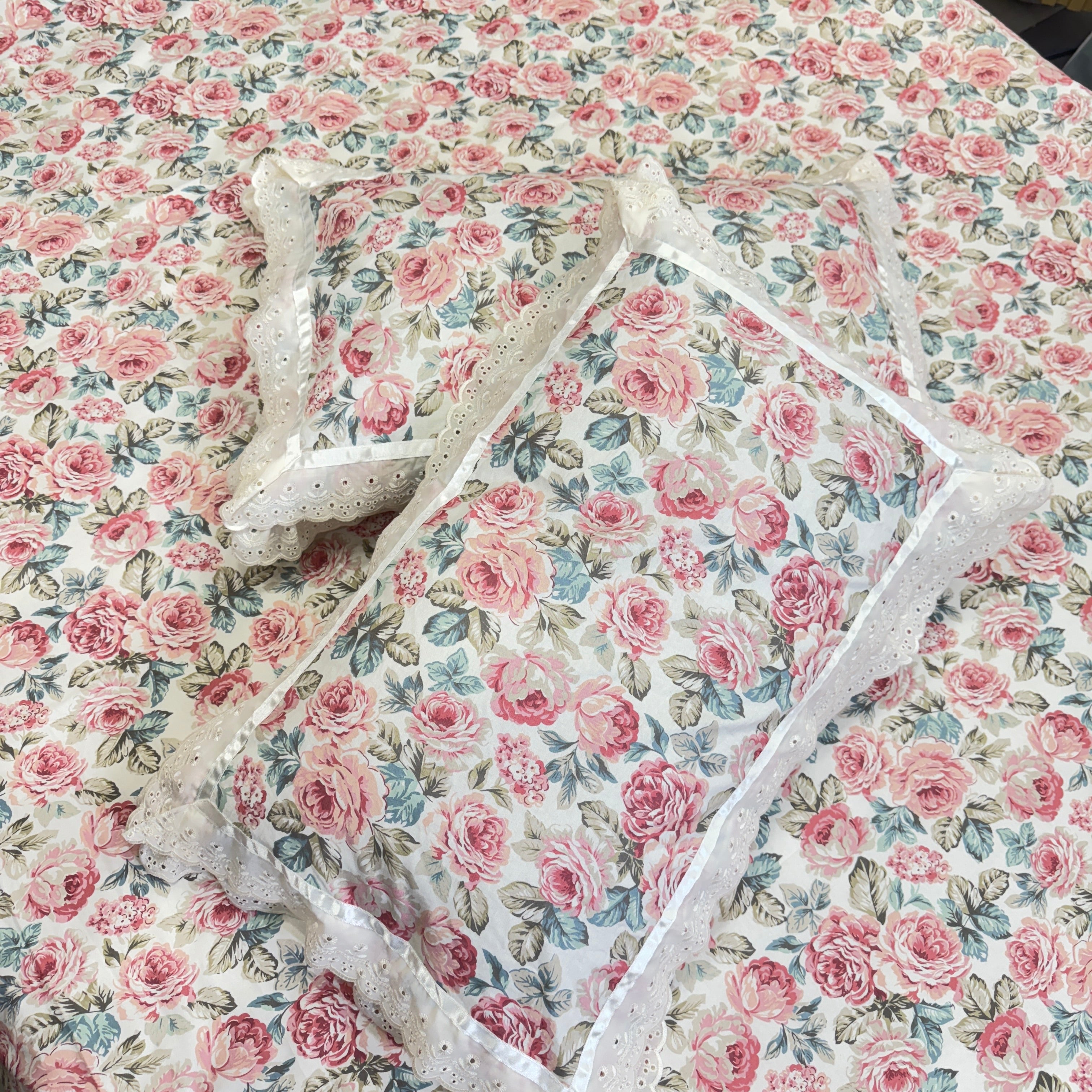 Vintage Floral Prints Bedsheet Set