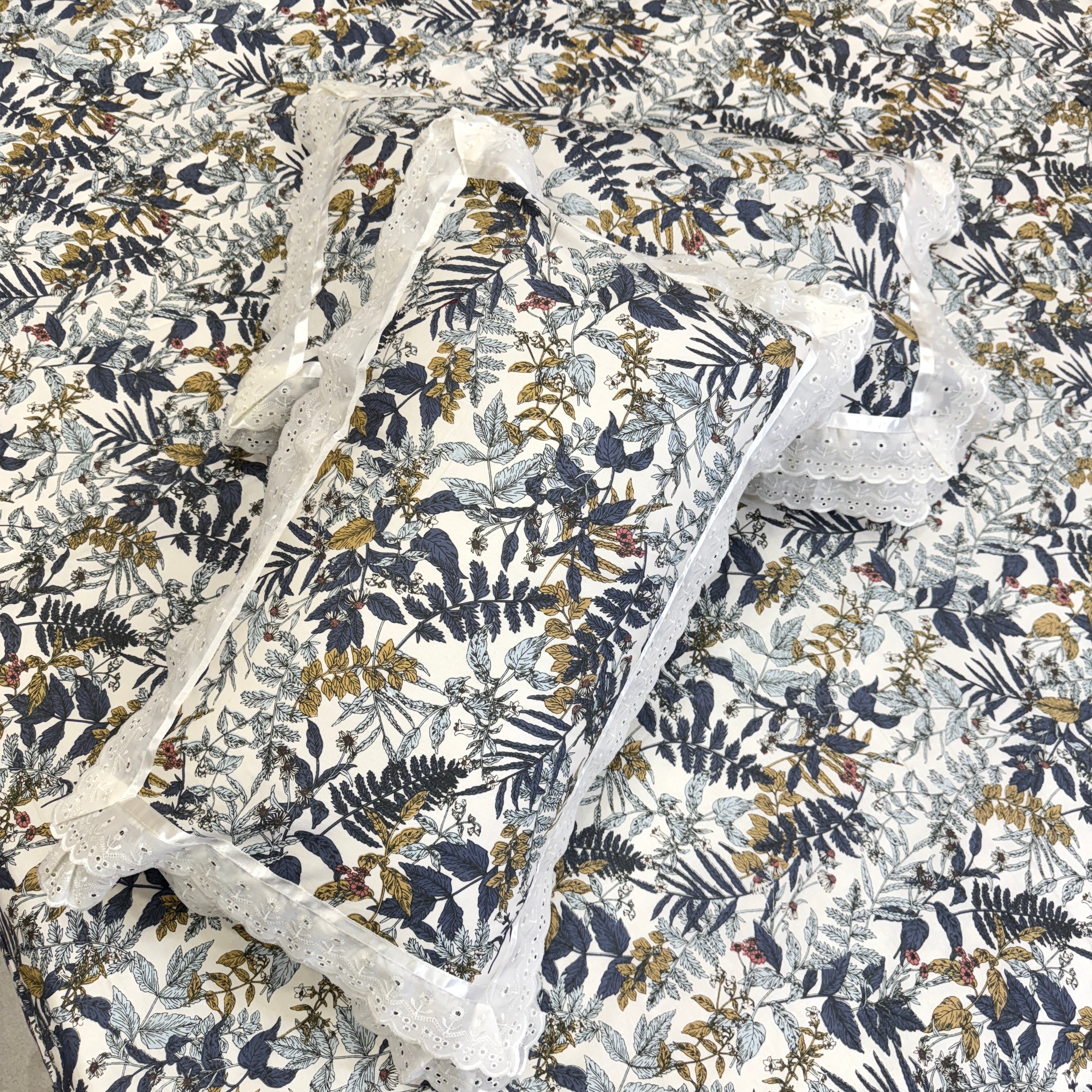 Vintage Floral Prints Bedsheet Set