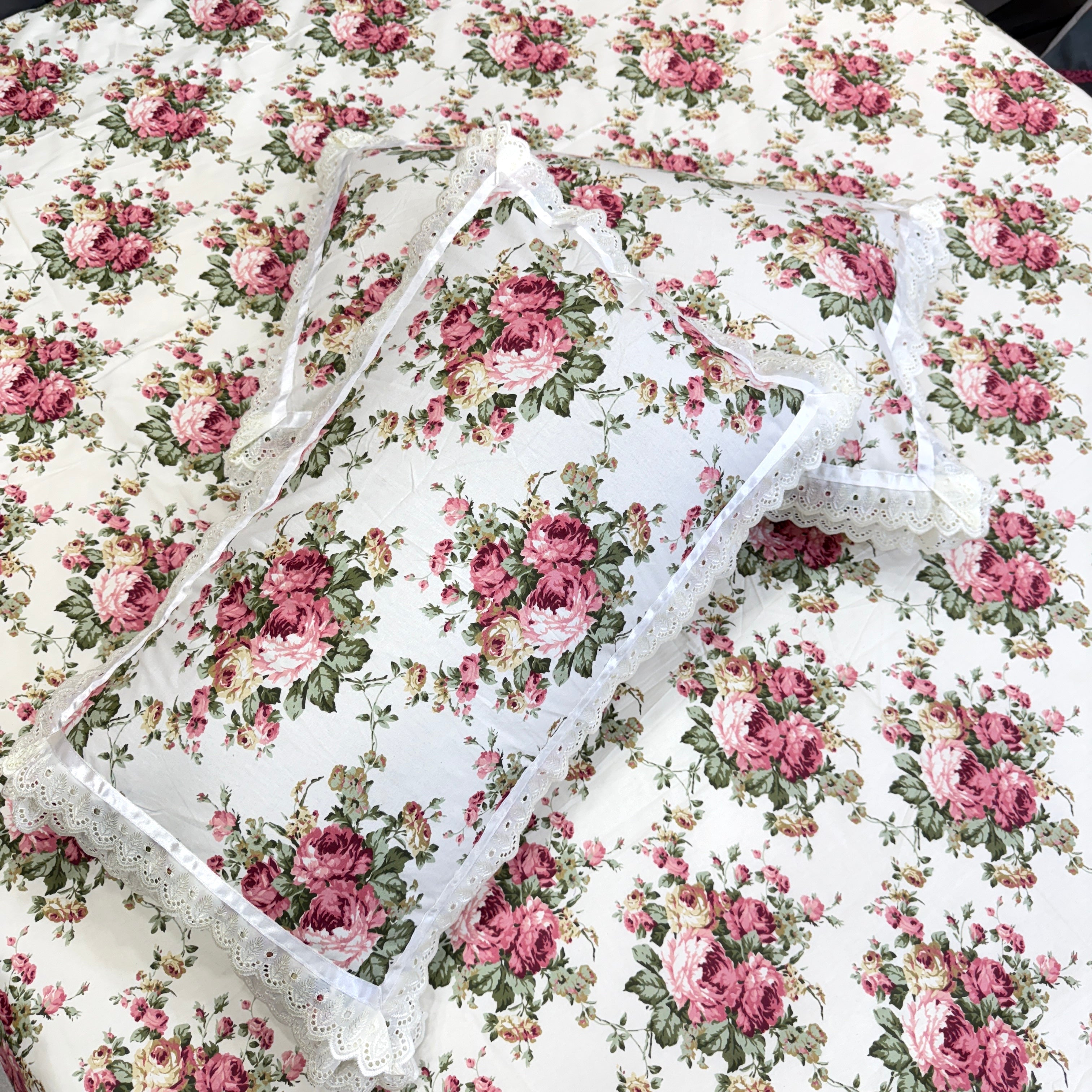 Vintage Floral Prints Bedsheet Set
