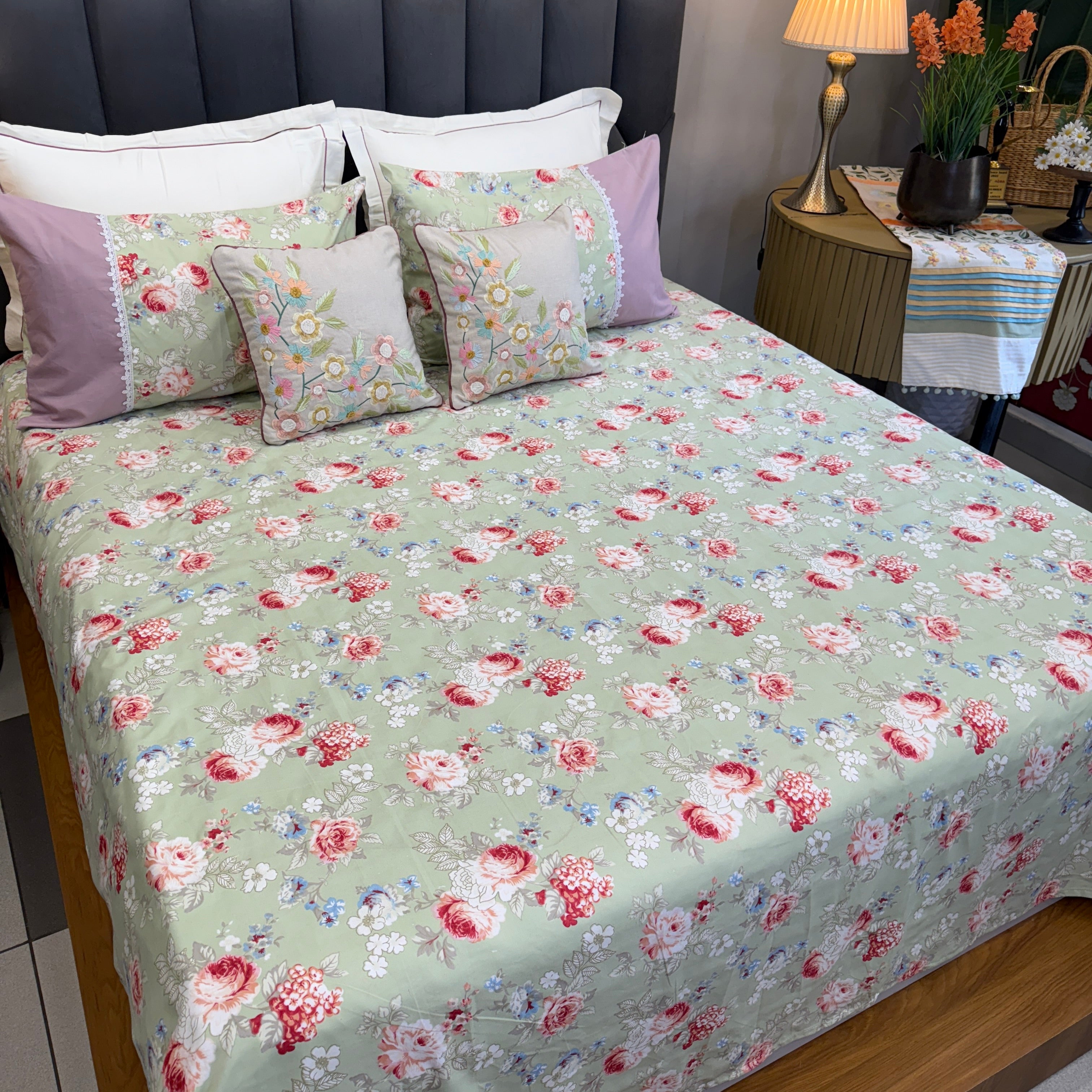 Super Soft Floral Print Bedsheet Set