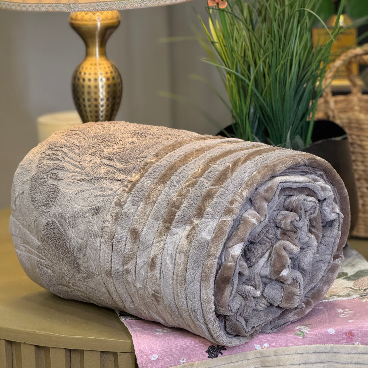 Luxury AC Blanket with Red Mahogany Leather Bag