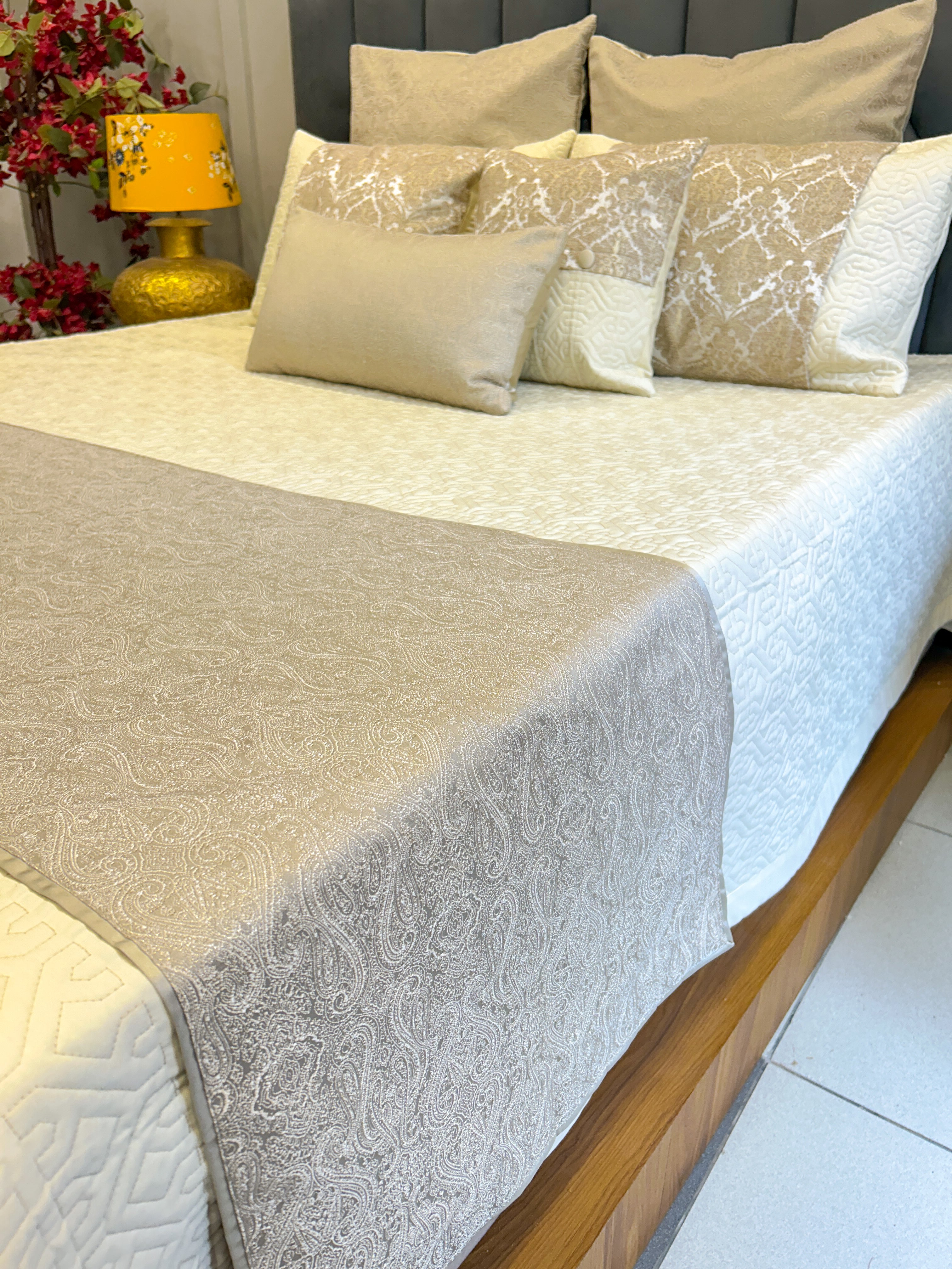 Royal Elegance 9-Piece King Size Jacquard Cotton Bedding Set