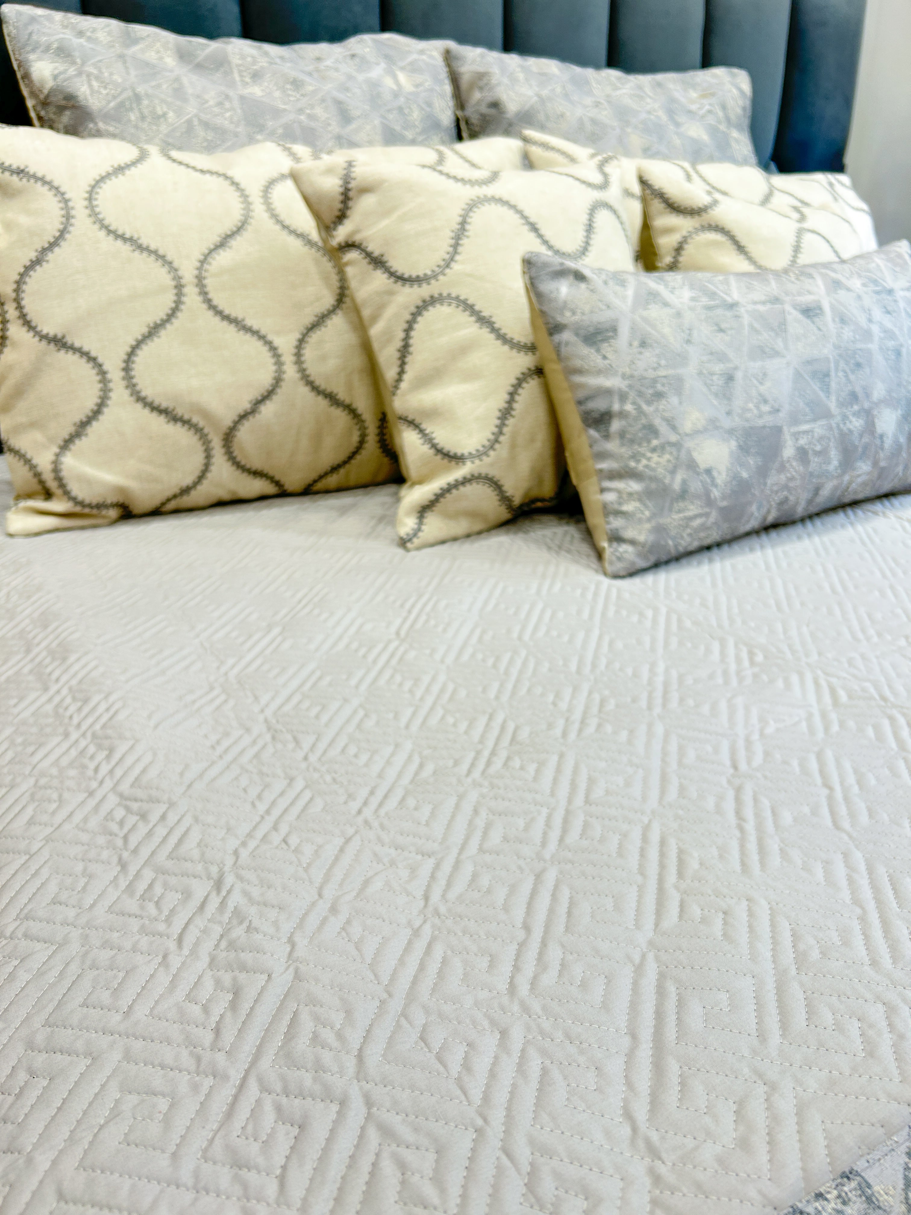 Royal Elegance 9-Piece King Size Jacquard Cotton Bedding Set