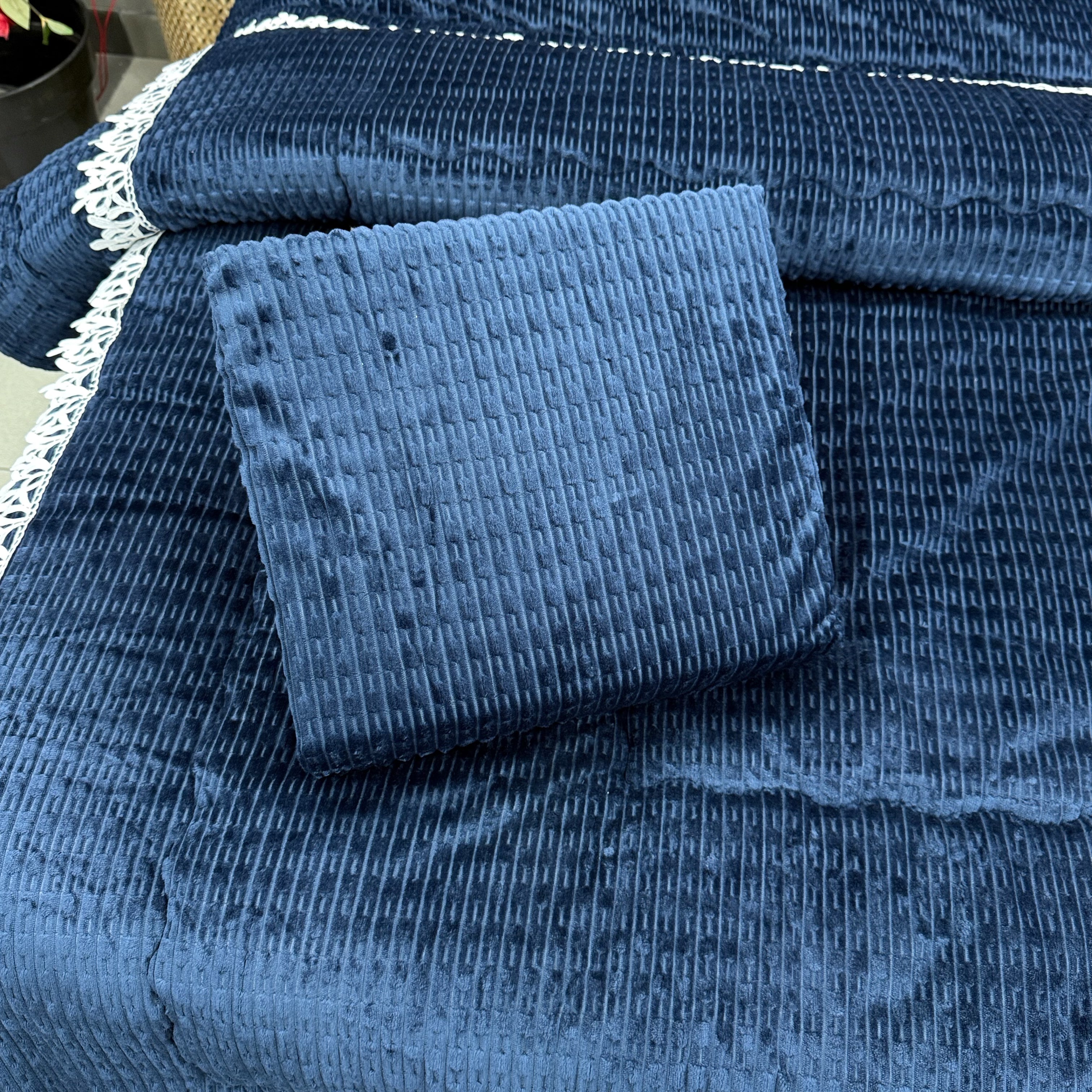 Ultra Luxury Warm Quilts & Bedding Set