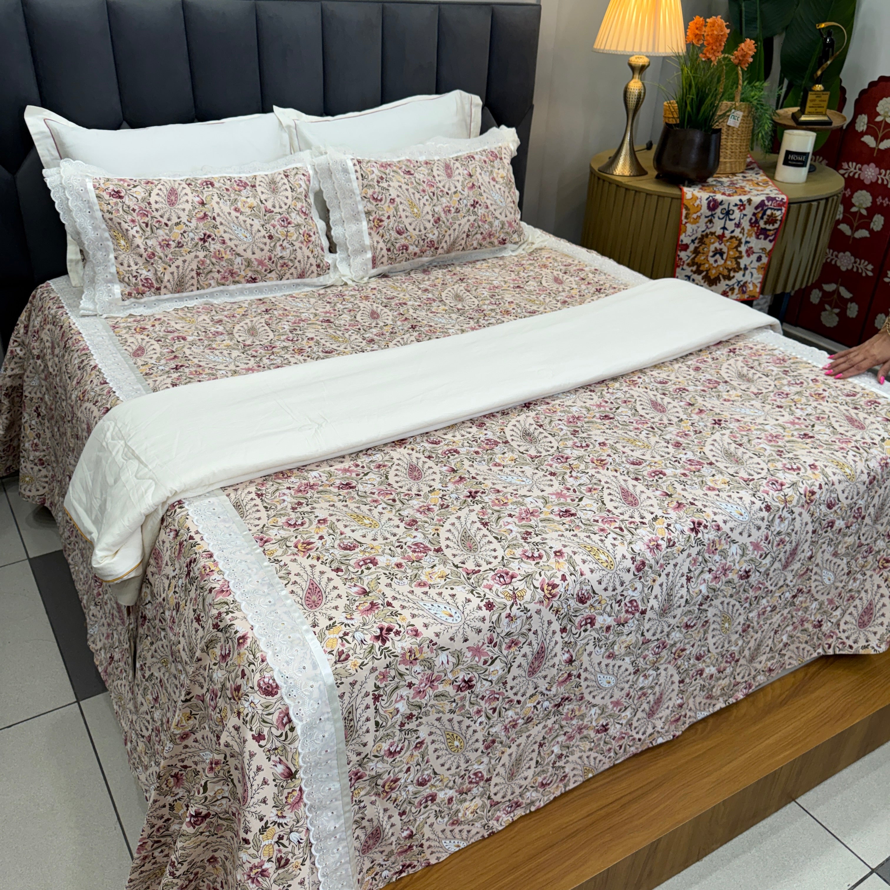 Duck Laces Bedcover