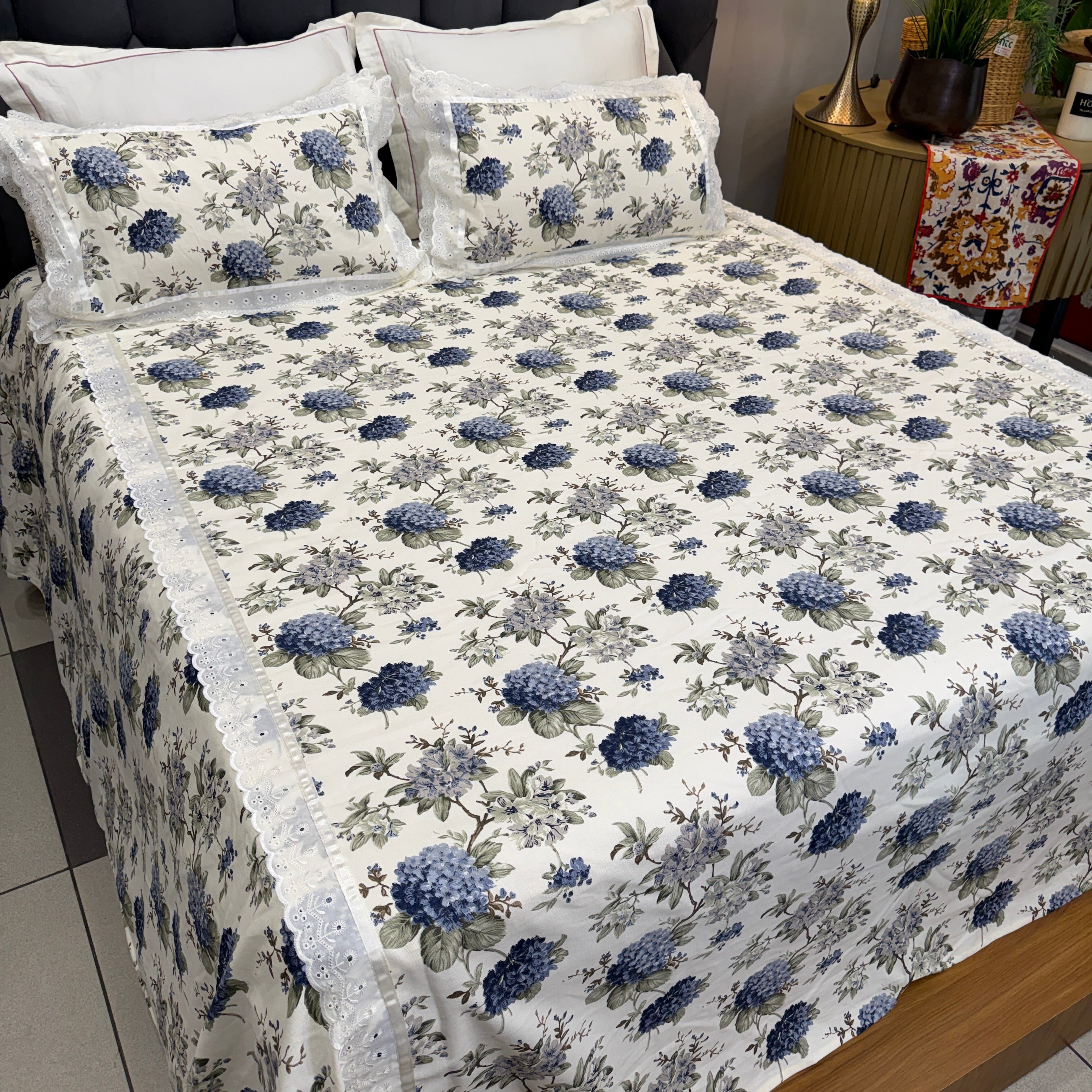Duck Laces Bedcover