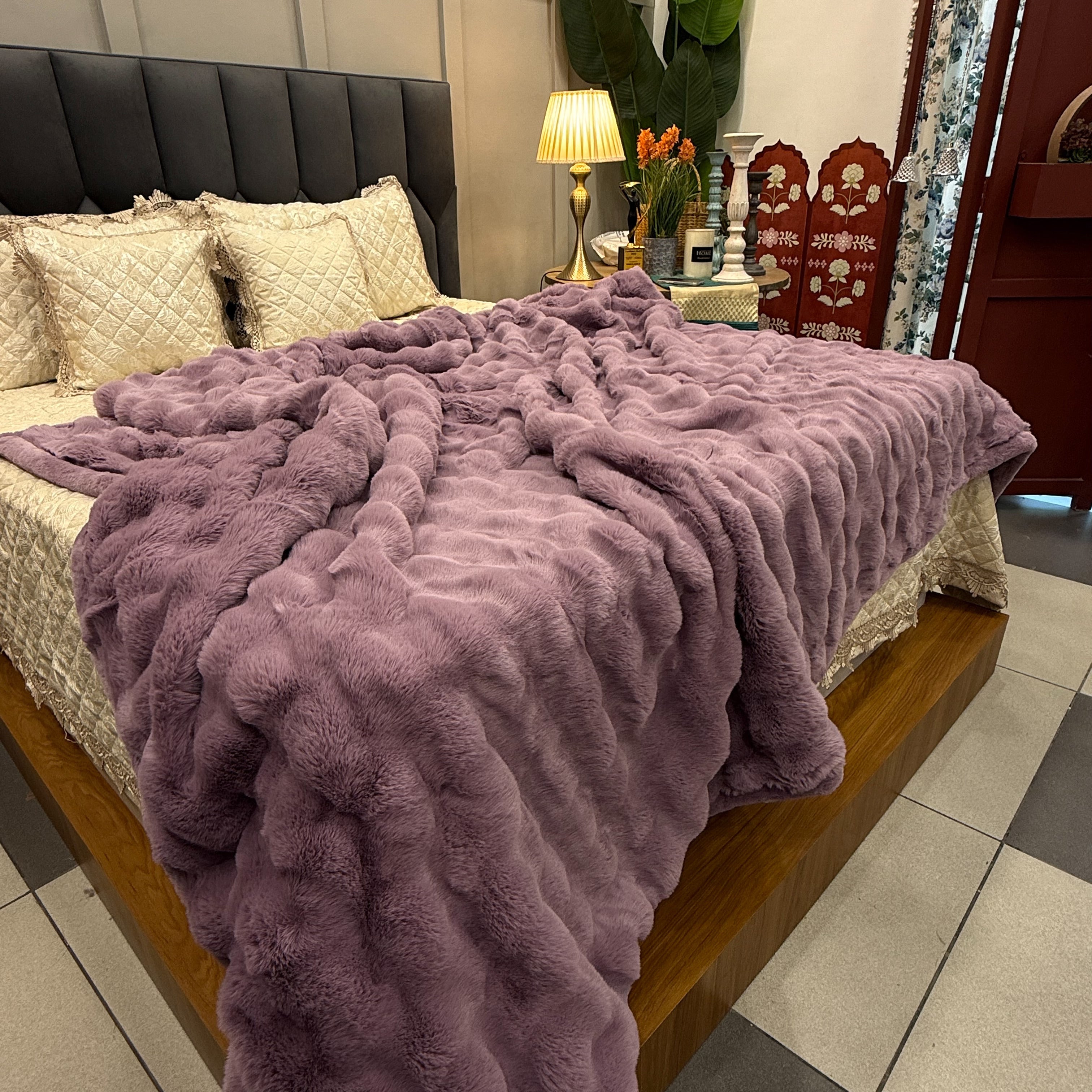 Double-Layered Faux Rabbit Fur Luxury Blanket